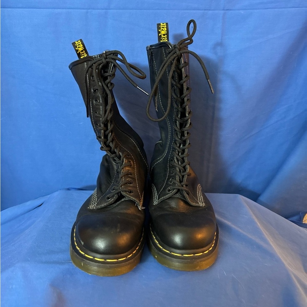 Dr Marten Size W10 Half Calf 14 Eye Lace Up Boots